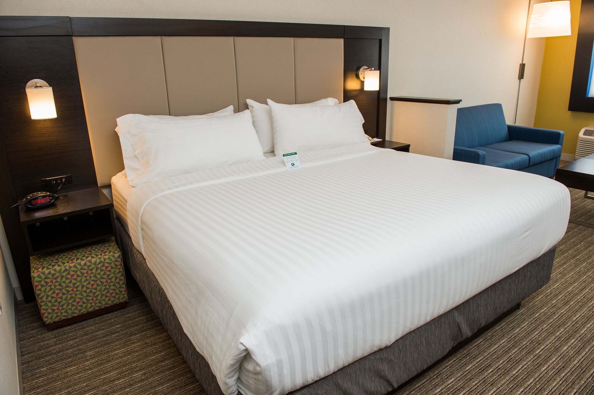 Suite, King Bed, Accessible