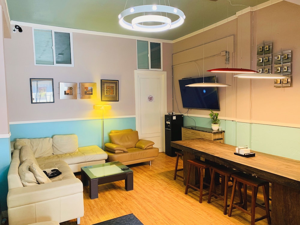 Melrose Hostel 39/48