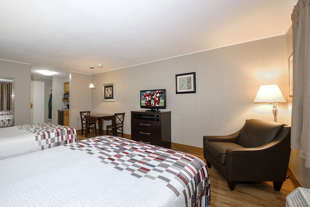 Red Roof Inn and Suites Herkimer 18/46
