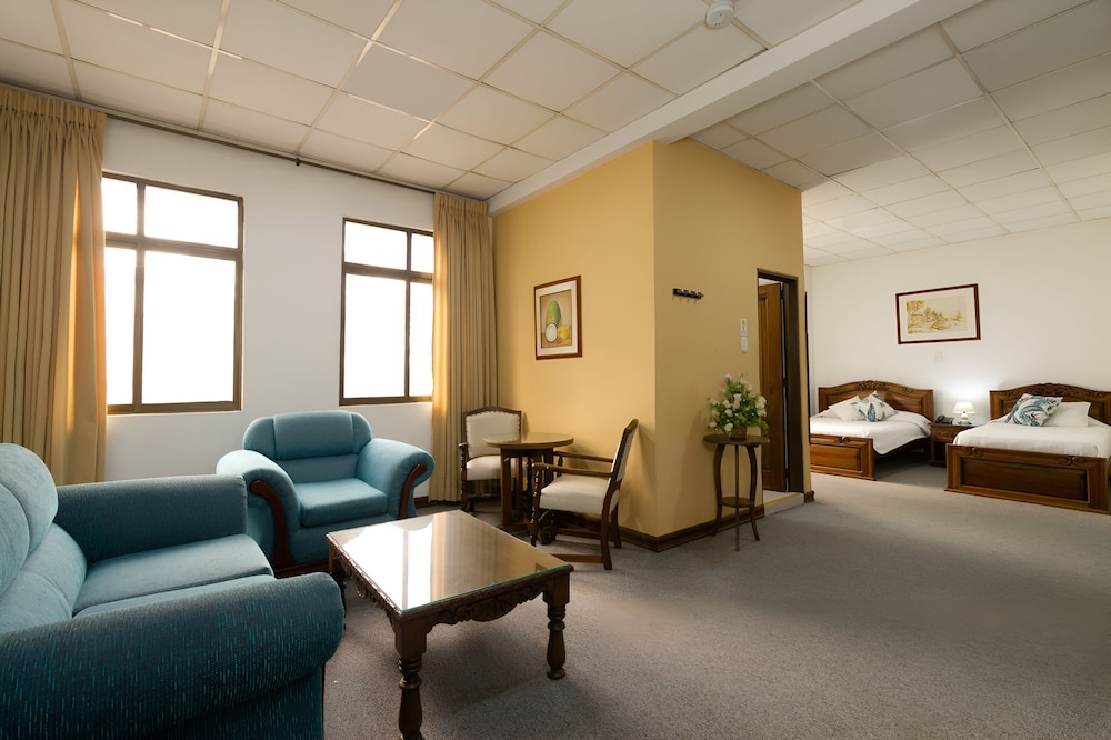 Gran Hotel Pereira 55/67