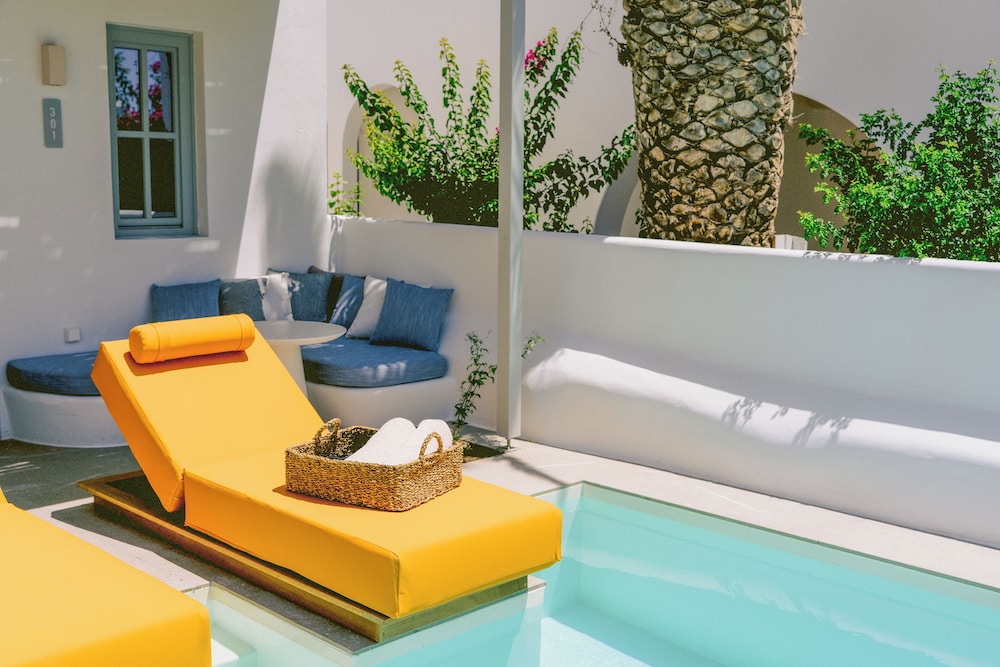 Mr Mrs White Paros 11/76