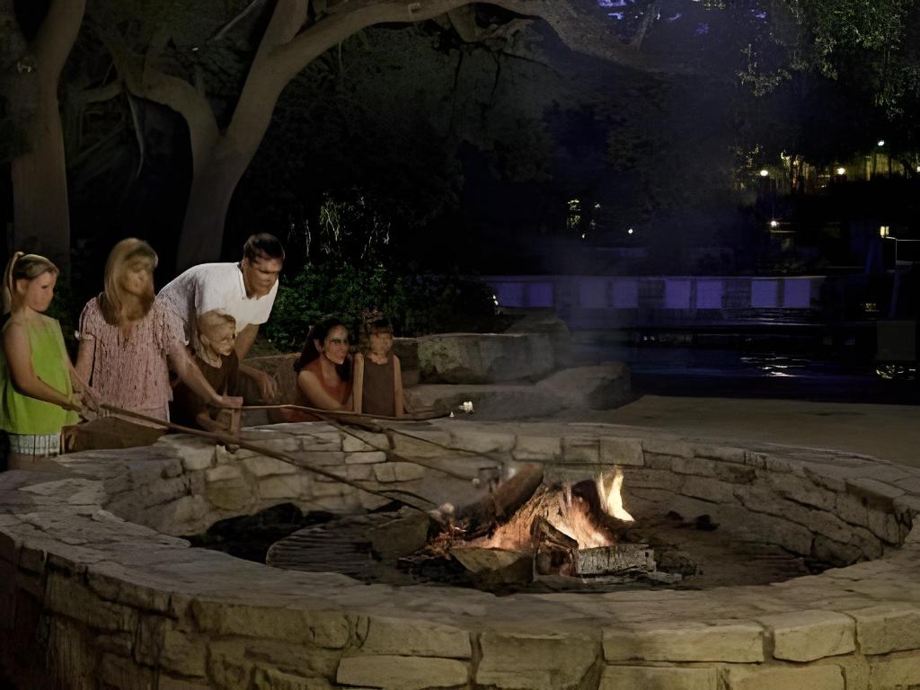 Hill Country, Retreat, Suite
