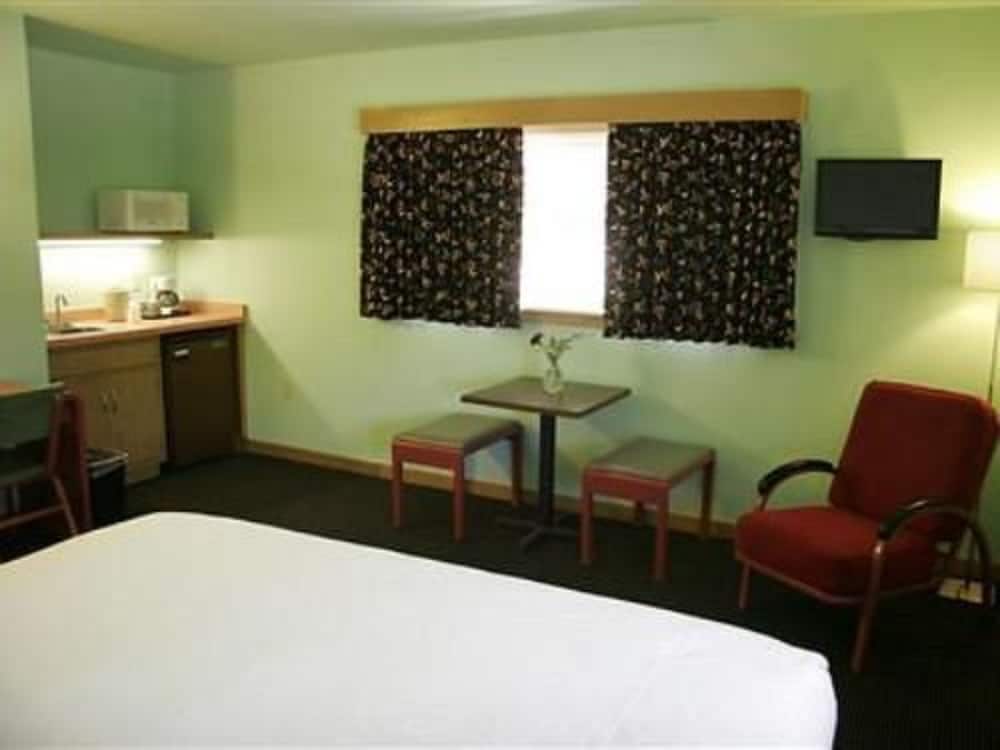 Holiday Music Motel 12/64