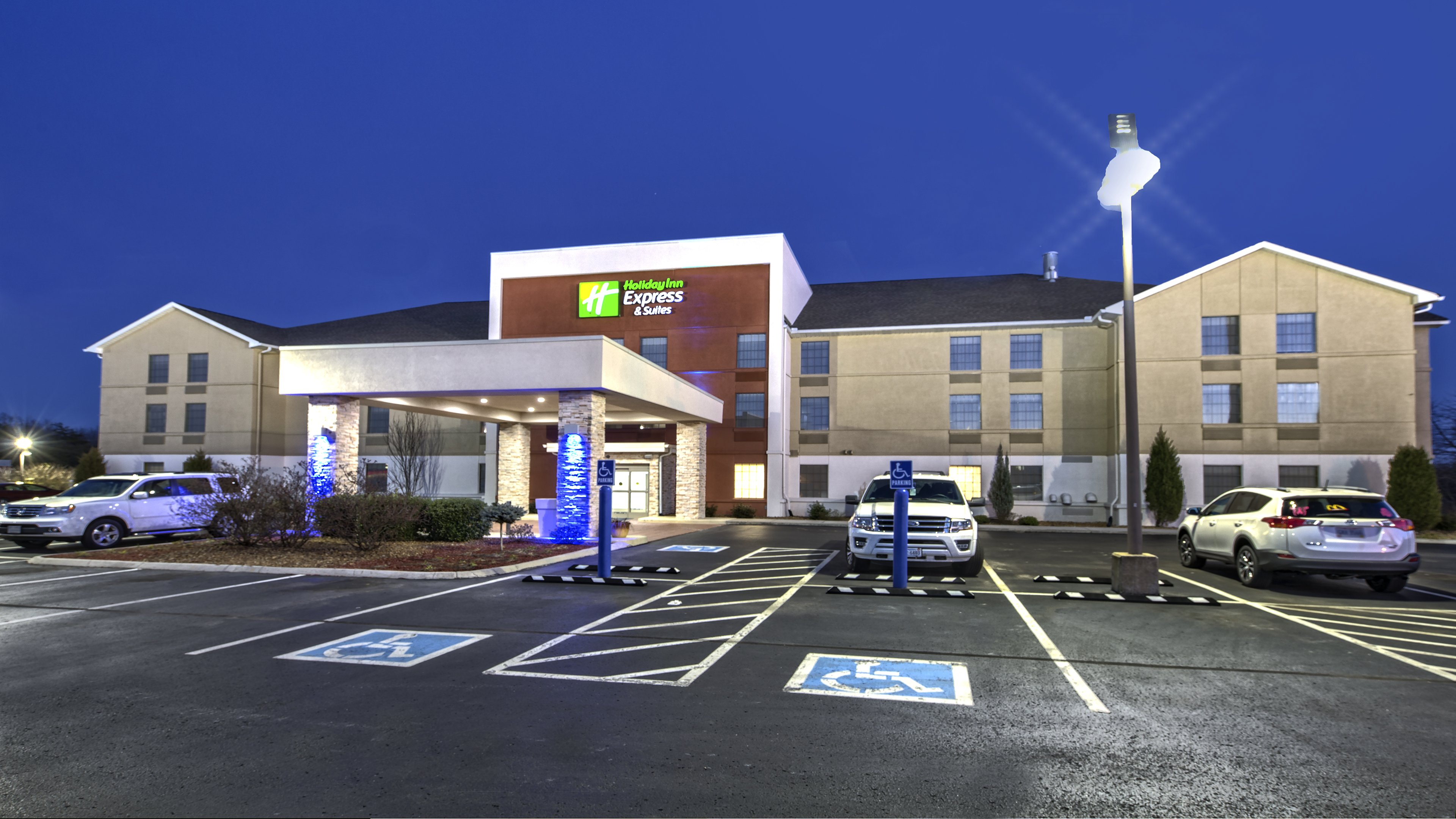 Holiday Inn Express Hotel And Suites Crossville 31/35