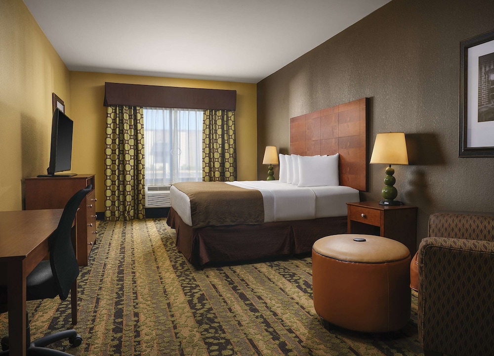 Best Western Plus Tupelo Inn Suites 21/45