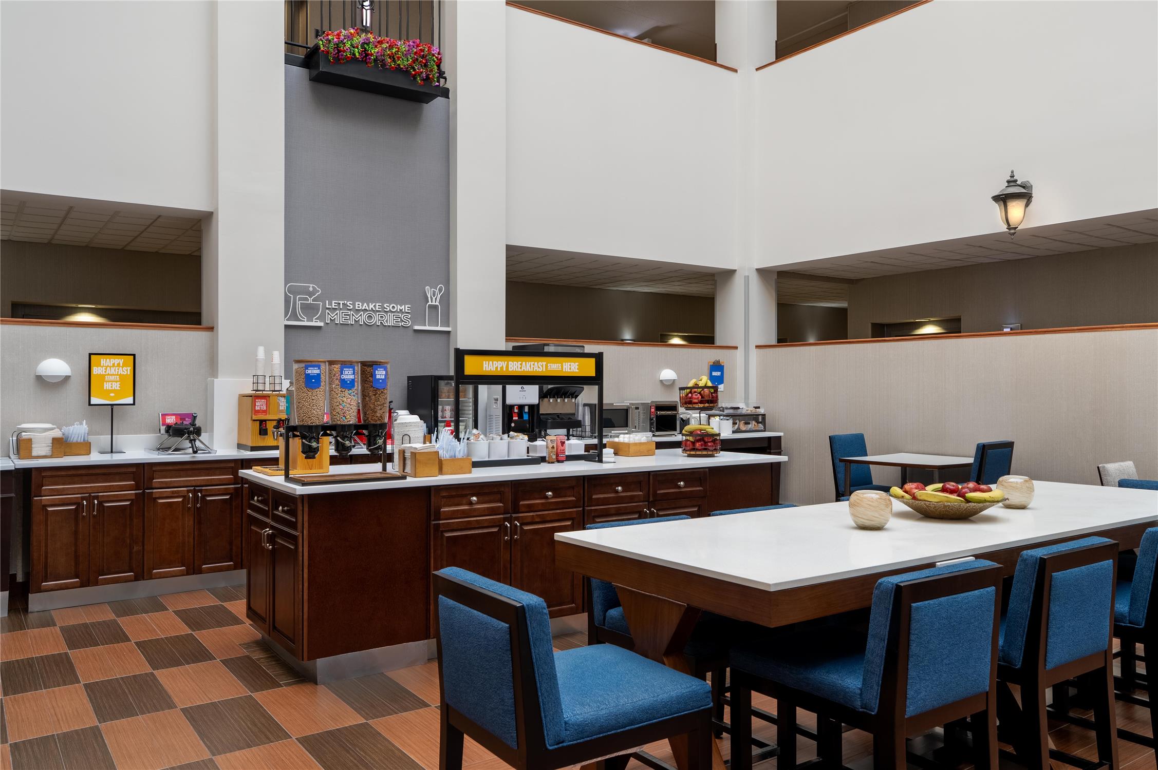 Hampton Inn And Suites Rockville Centre 66/85