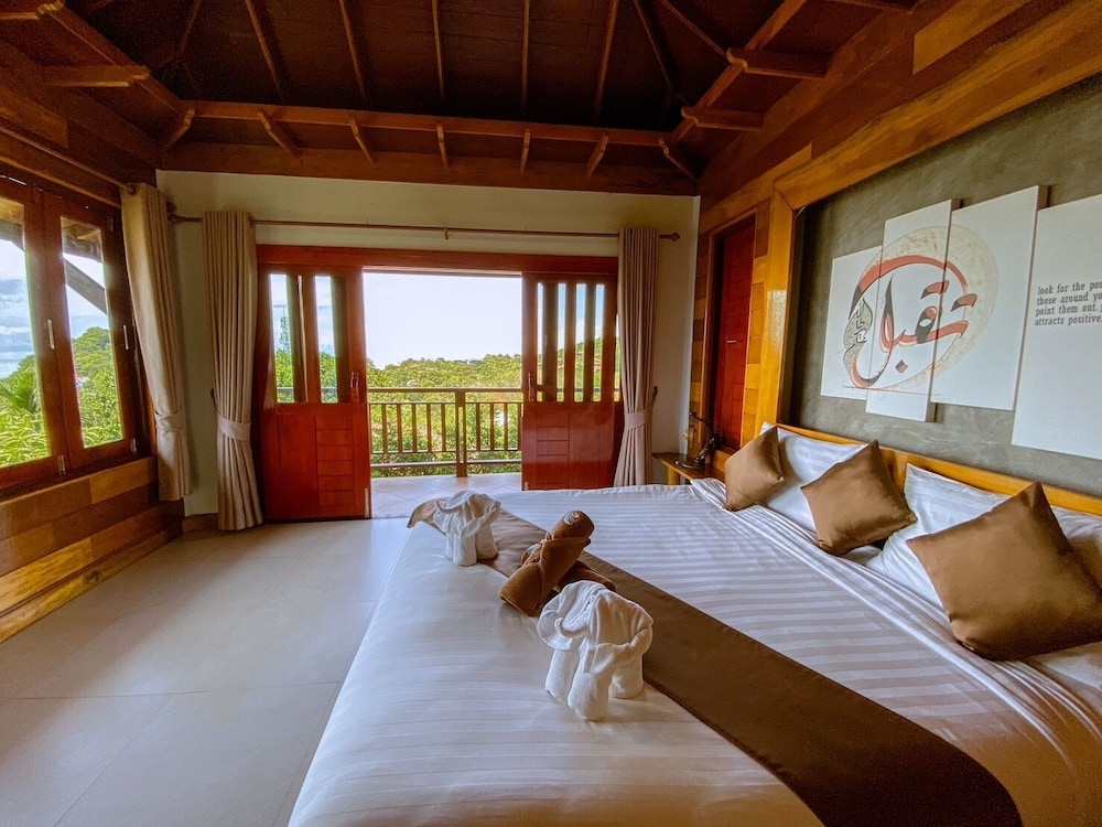 2 BEDROOMS, POOL, VILLA, SEA VIEW