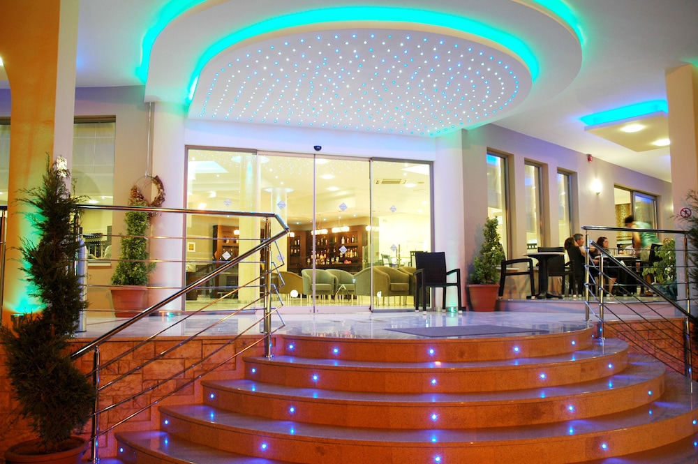 Letsos Hotel 10/75