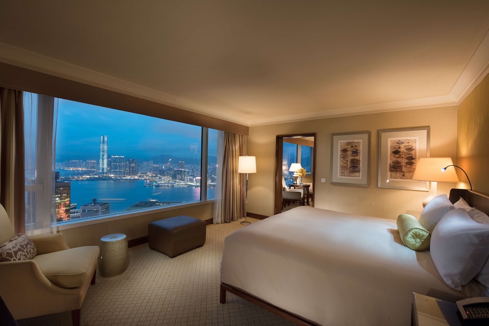 Conrad Hong Kong 10/74