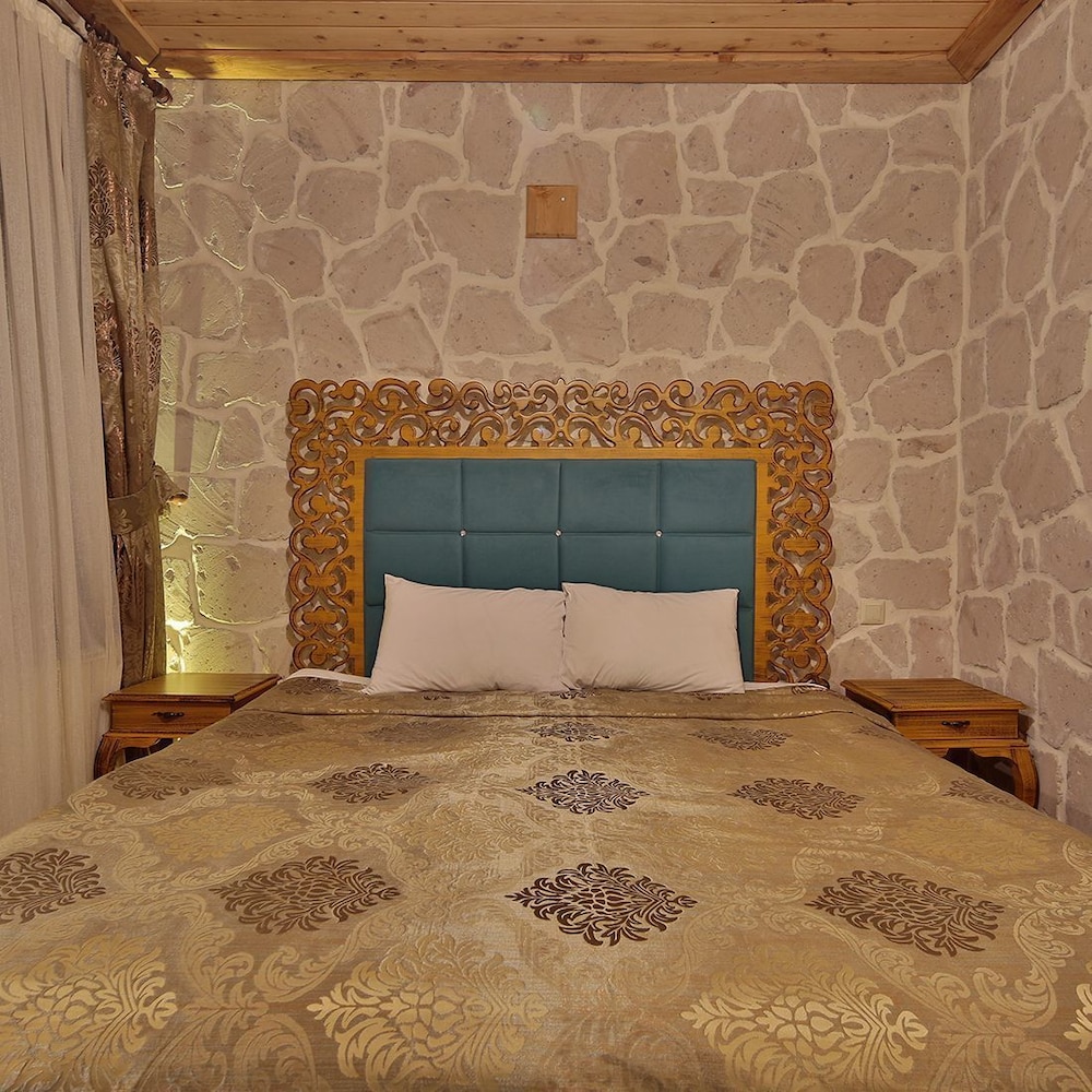 Elevres Stone House Hotel 34/67