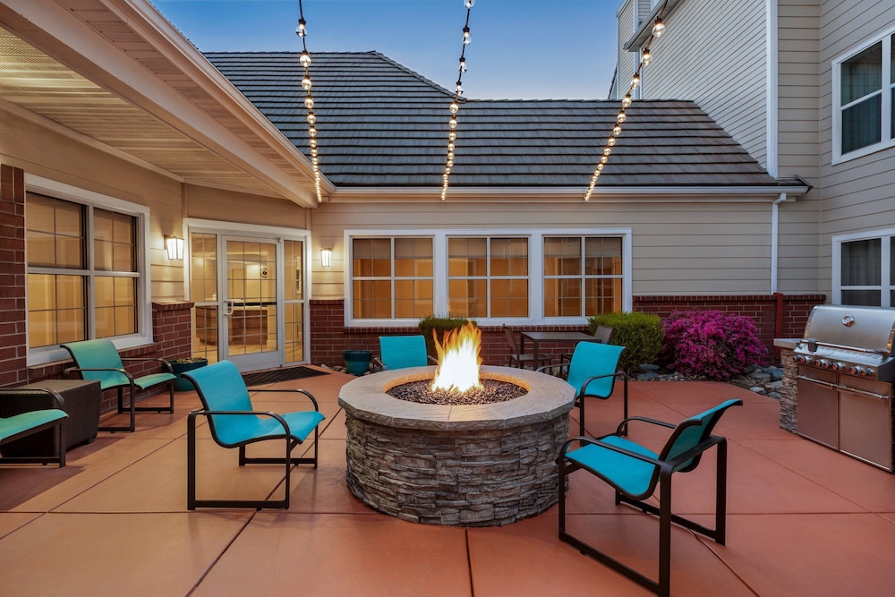 Residence Inn Roseville 25/36