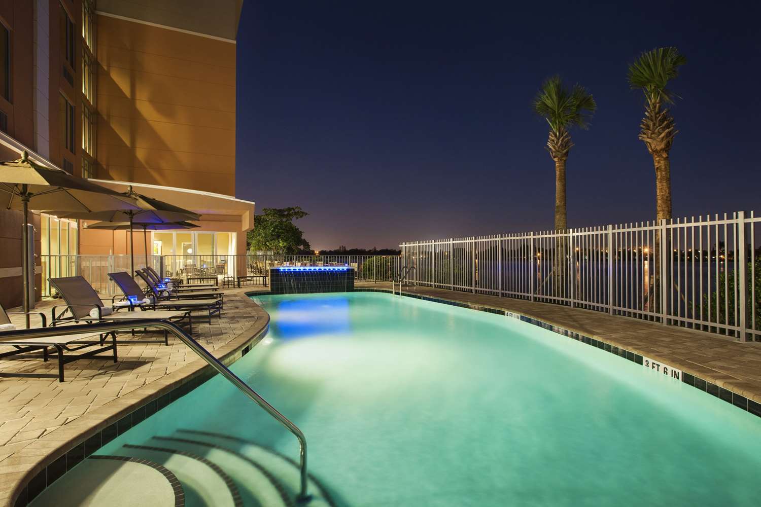 swimming pool spa