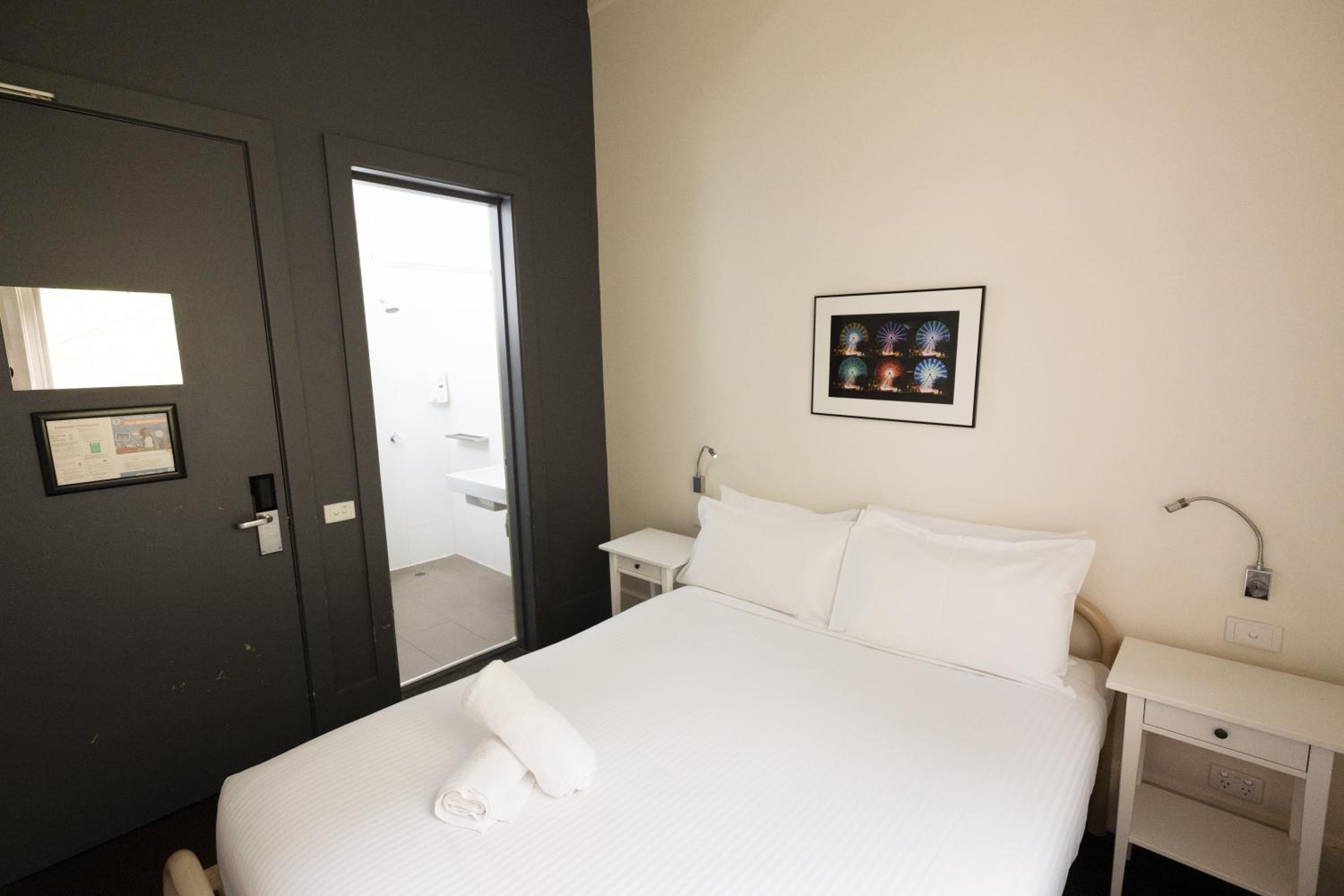 ROOM, DOUBLE BED, PRIVATE BATHROOM