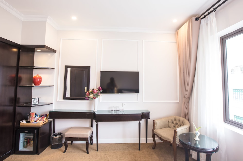 Dinh Elegant Hanoi Hotel 62/64