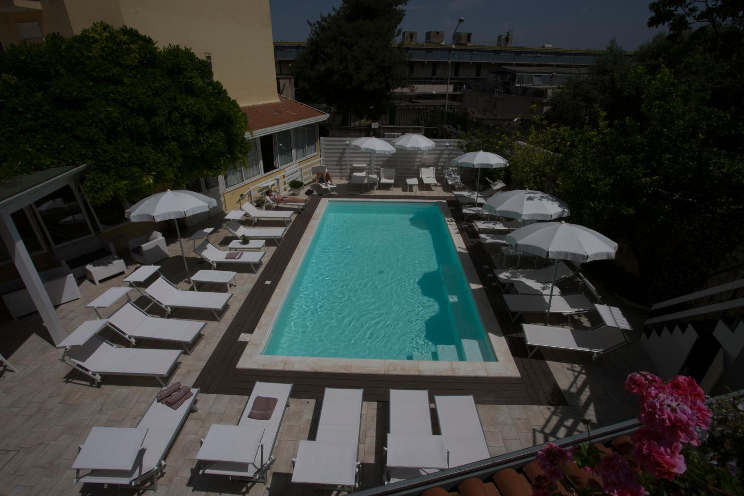 Hotel Villa Serena 47/51