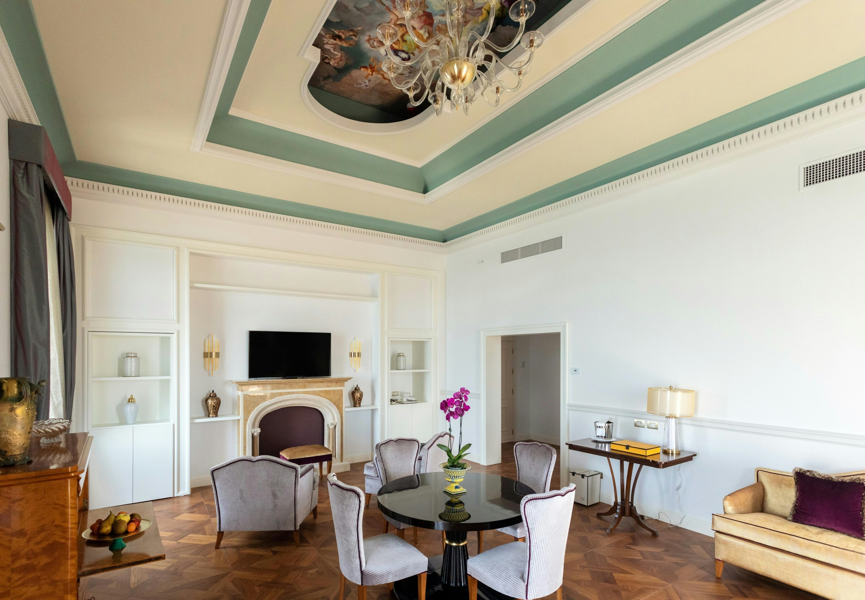 Grand Hotel Des Etrangers 28/50