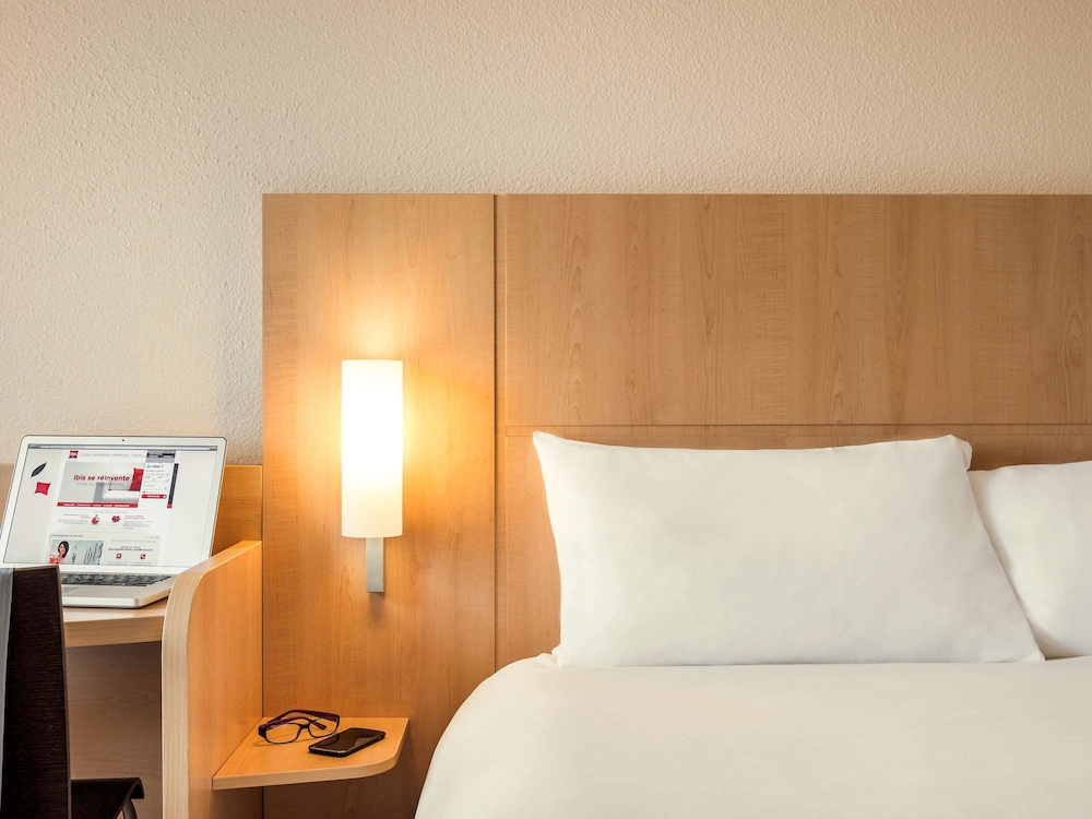 Ibis Paris Porte dOrleans 26/75