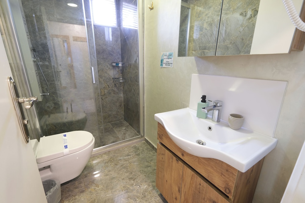 Loren Hotel Suites 45/50