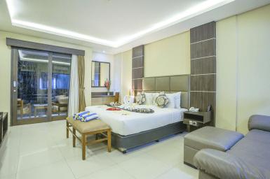 Deluxe, Double Bed, Garden and Pool Access