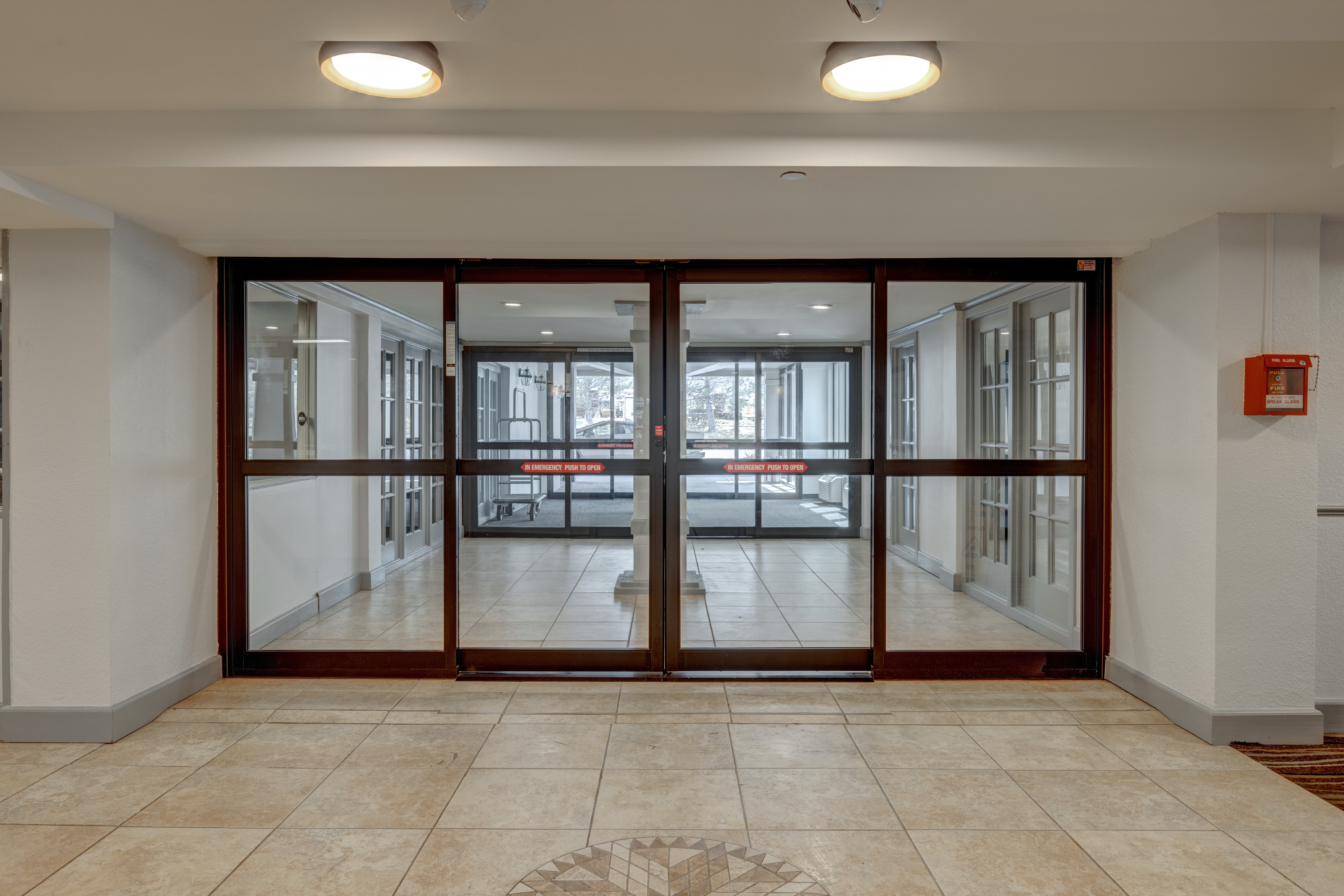 Riverside Hotel & Conference Center 34/60