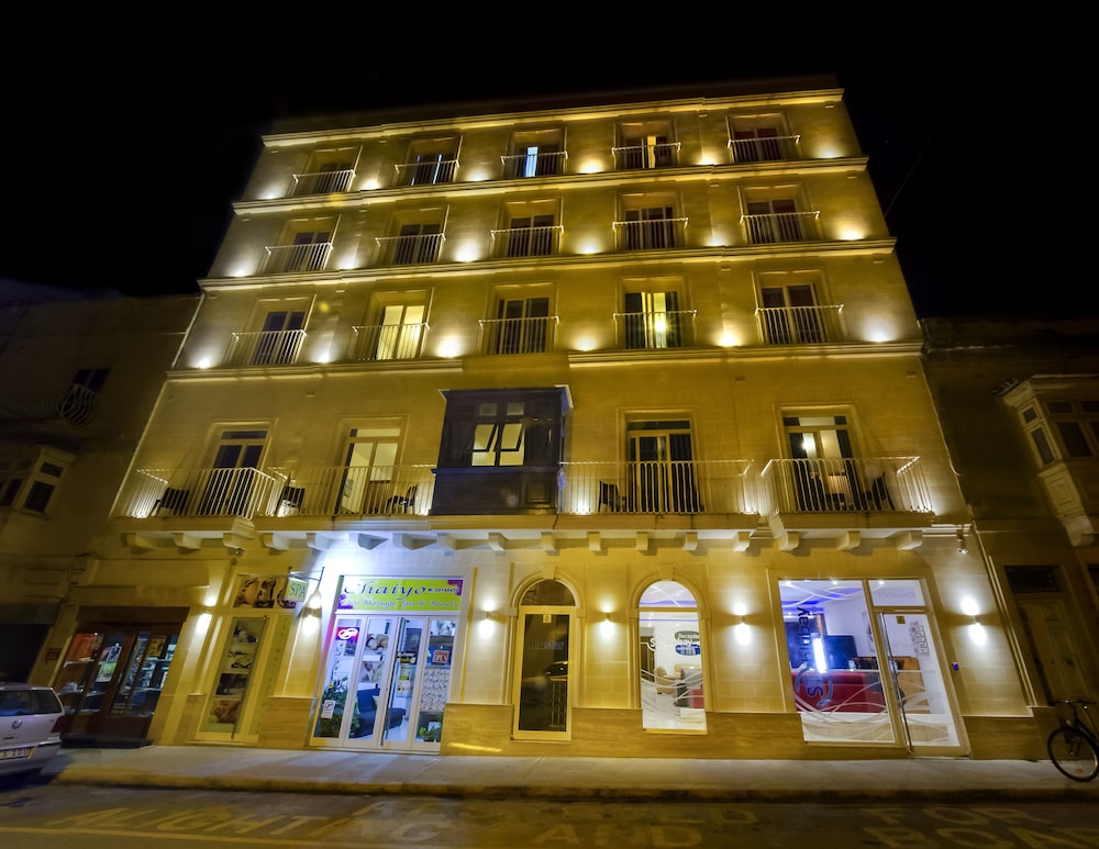 Blubay Apartments By St Hotels