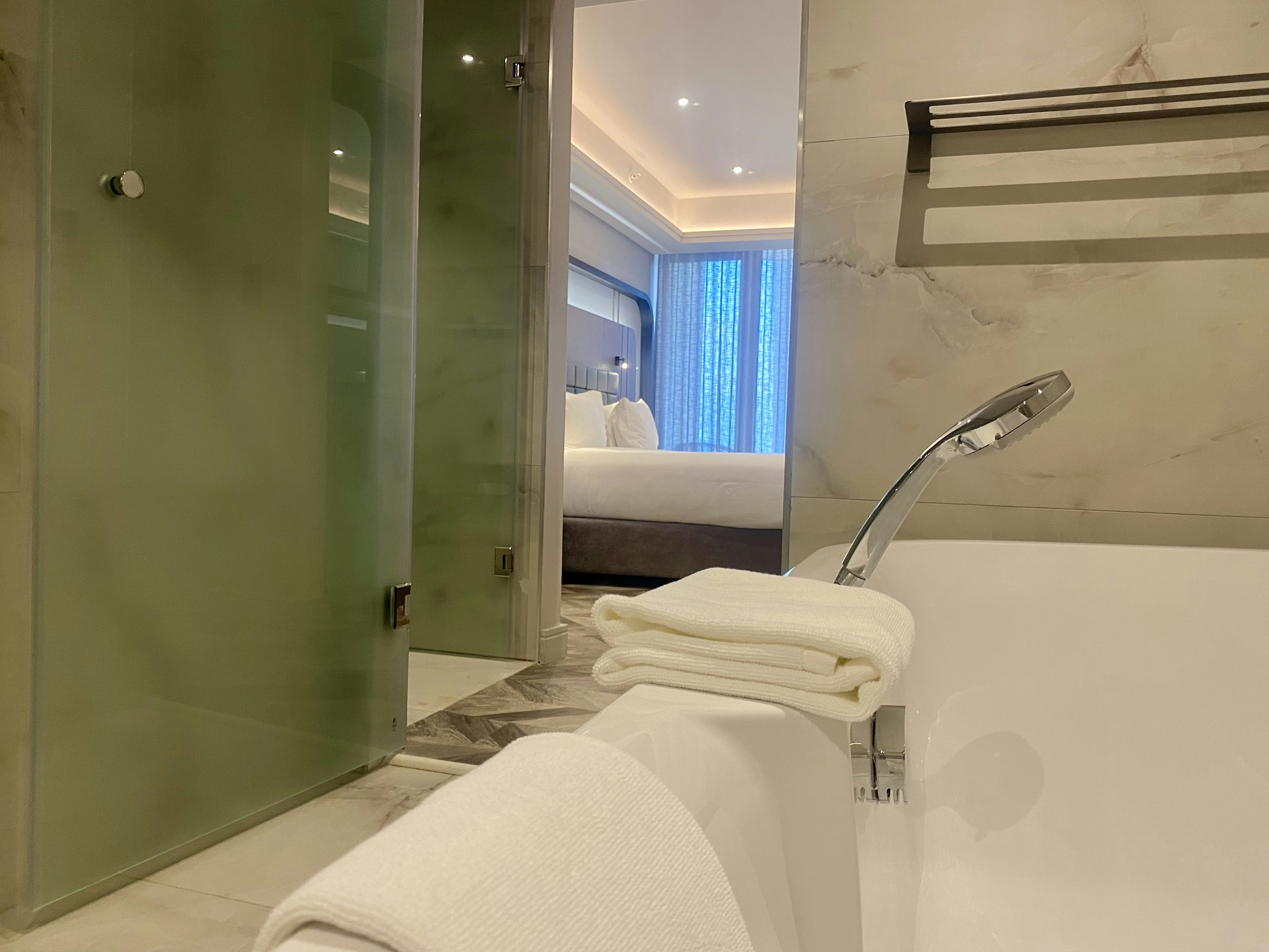 Coastlands Skye Hotel 50/50