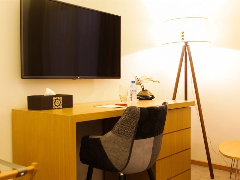 Smarts Hotel 13/58