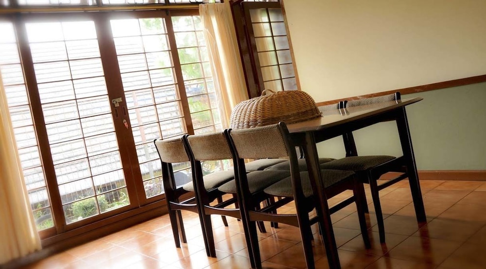 Villa Kota Bunga Ade 36/50
