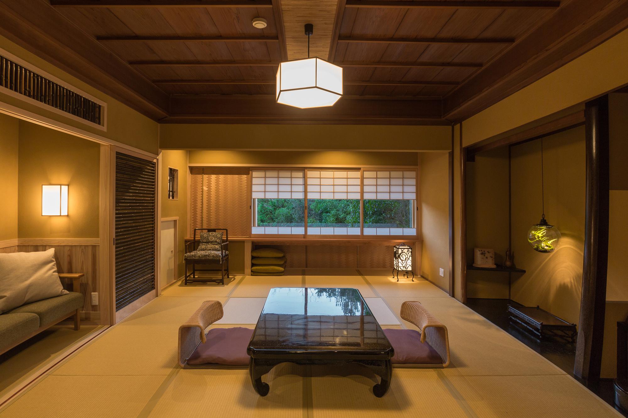 Japanese, Hollywood, Twin Beds, Garden View