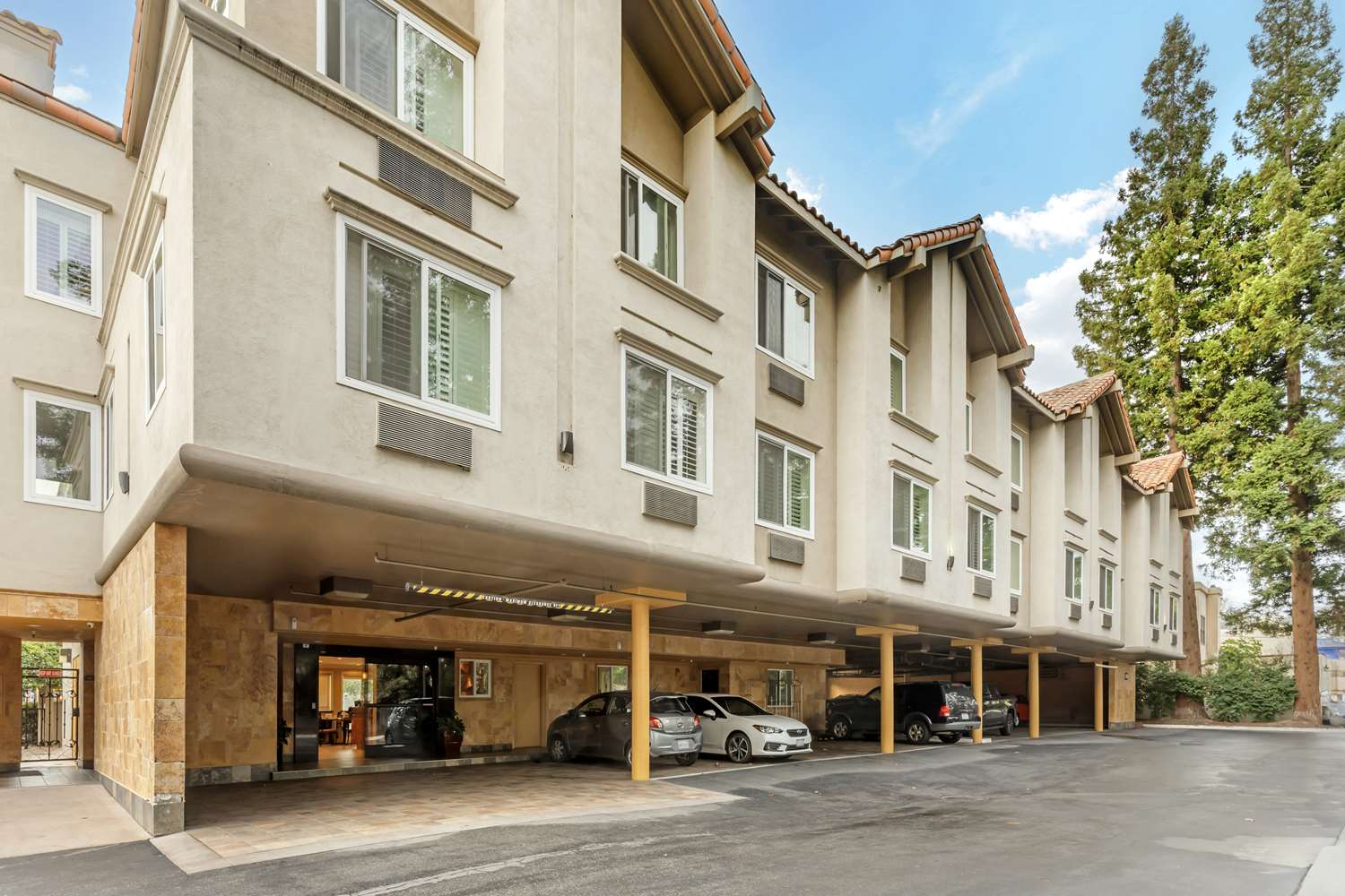 Best Western Plus Airport Plaza 32/36