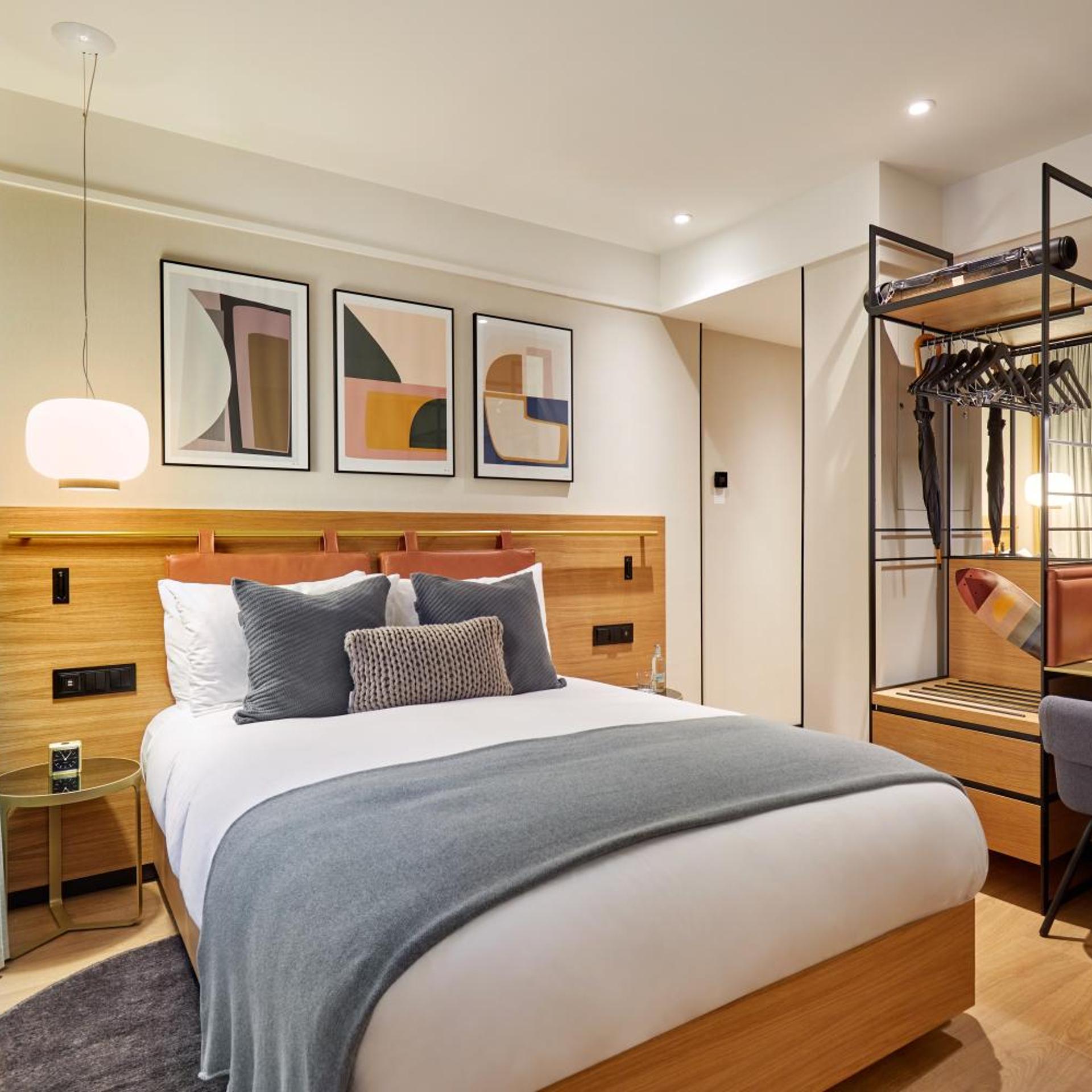 Essential, King Bed, Queen Bed