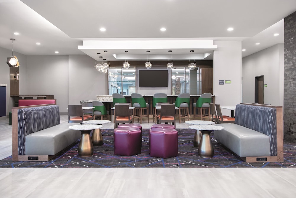 La Quinta Inn And Suites By Wyndham Waco Downtown Baylor 30/42