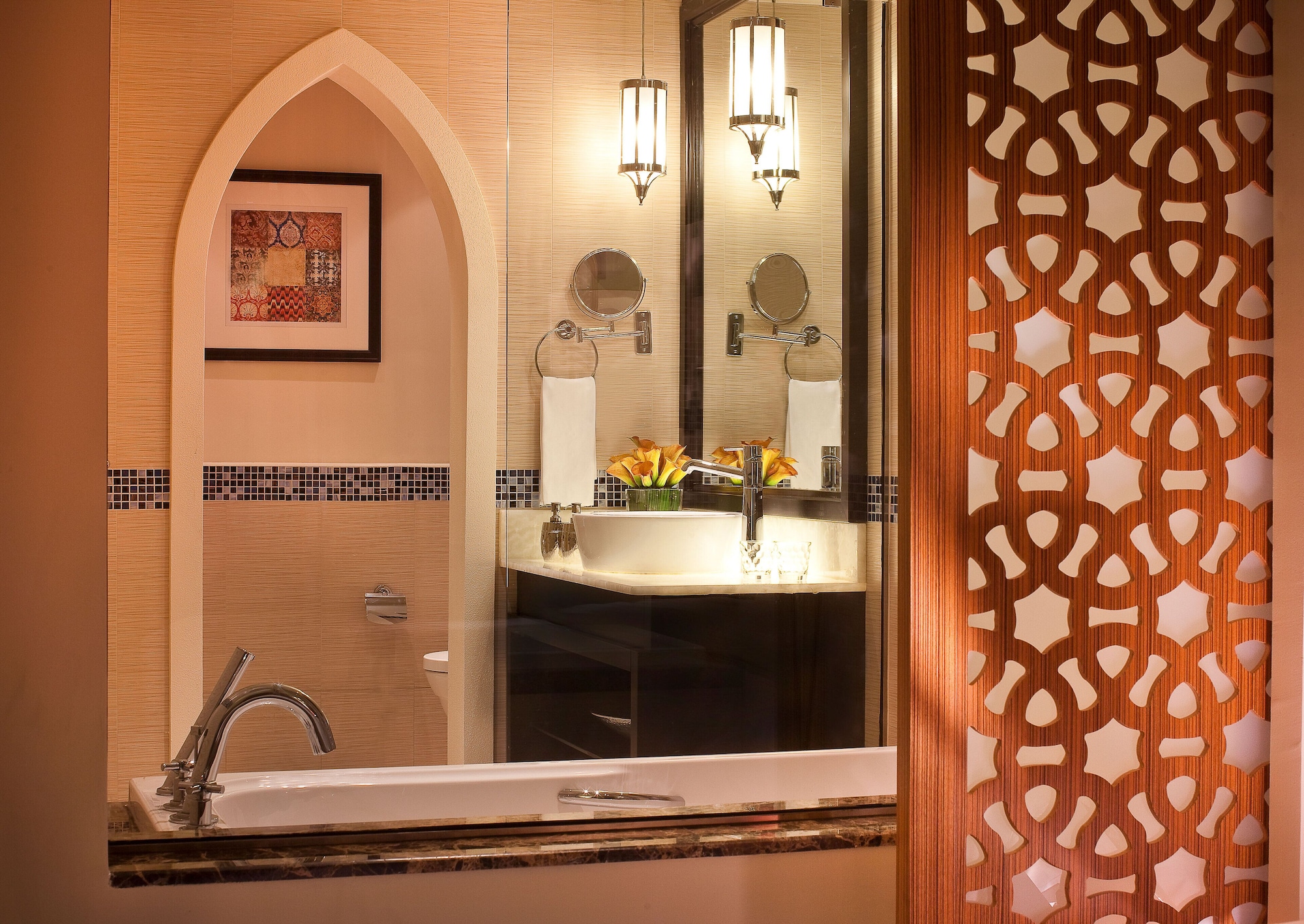 غرفة بريميير بسرير كينج، NH Collection Dubai Ibn Battuta 8/9