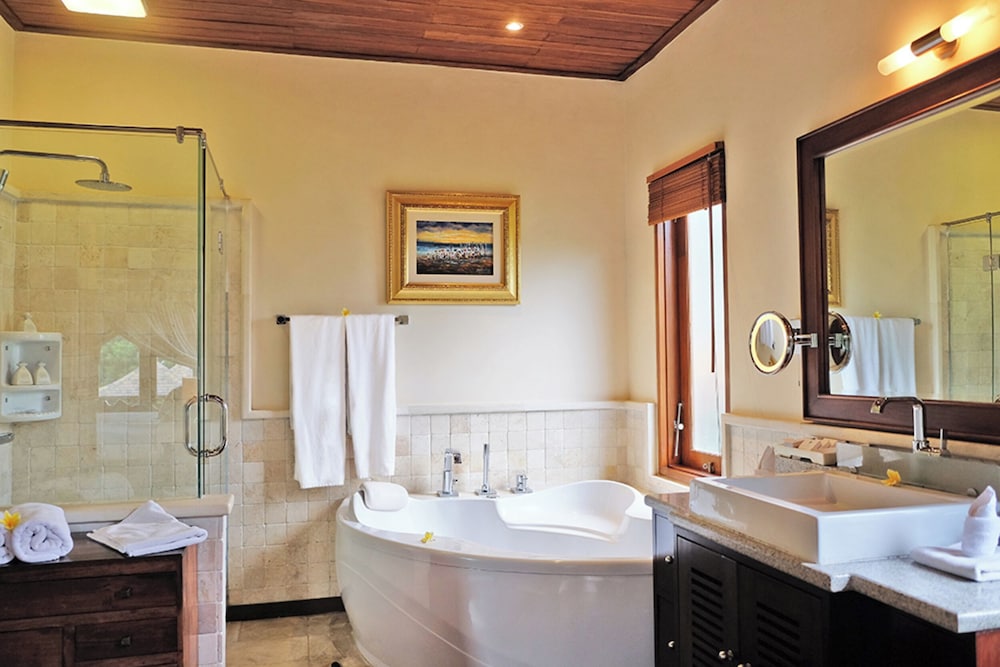 2 Bedrooms, Royal, Pool, Suite, Villa, 2 Queen Beds