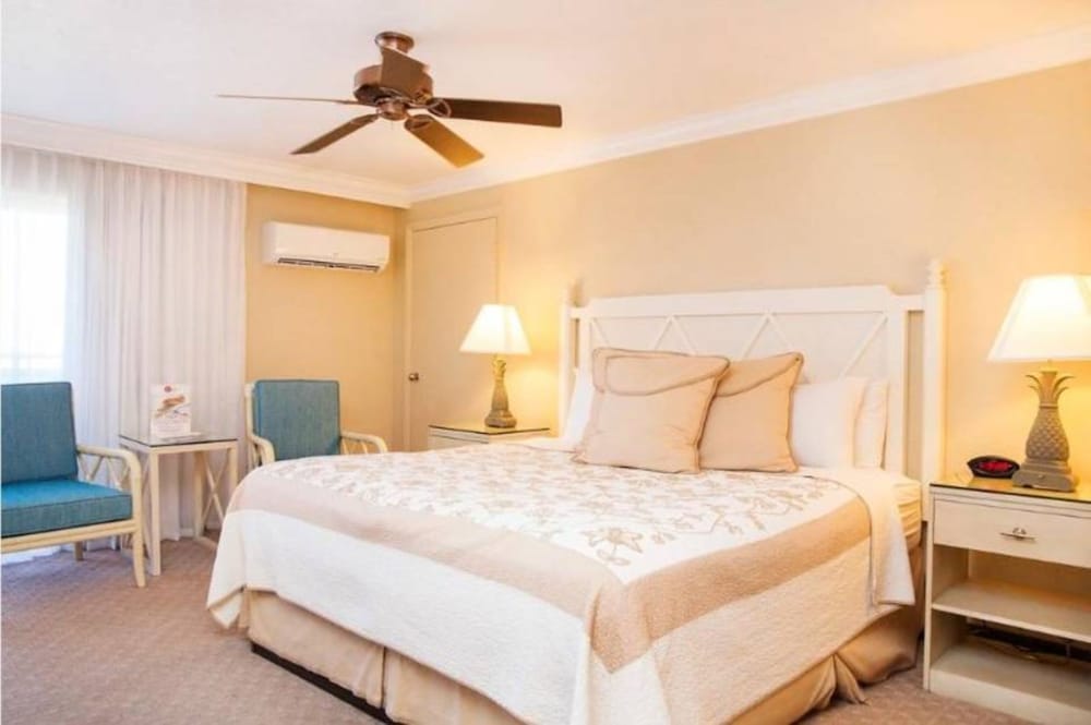 Tween Waters Inn 33/72