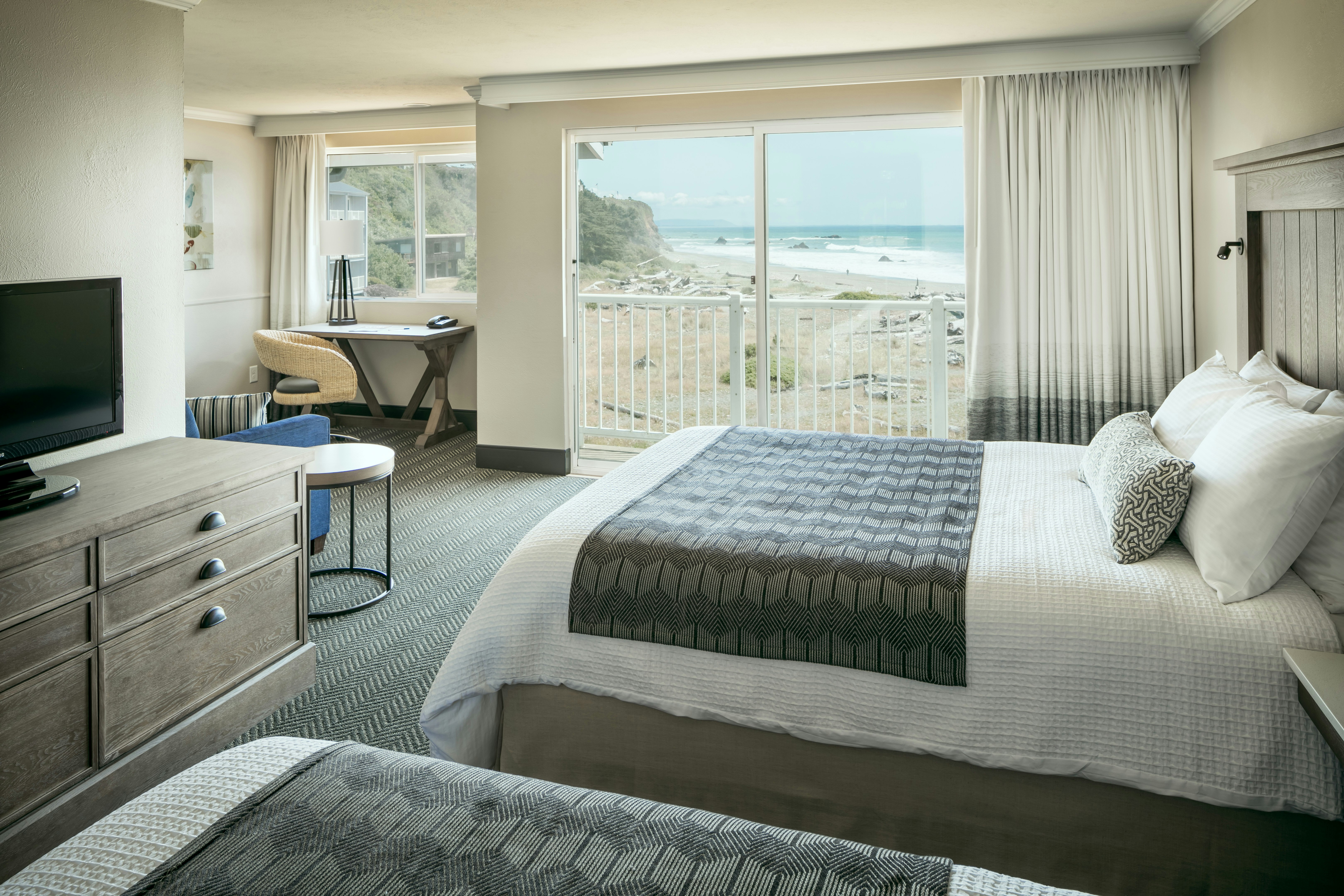 Beachfront Inn 11/39