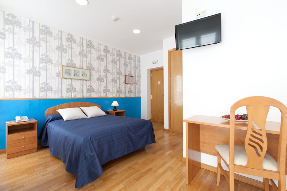 HOSTAL MONTALOYA 32/68