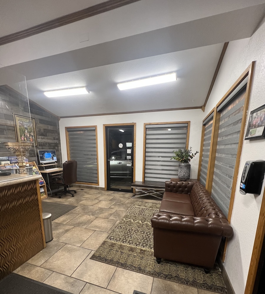 Cedarwood Inn of Ashland 48/66