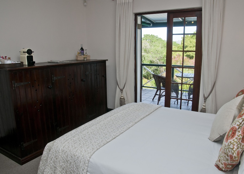 Hide Away Guest House 34/70