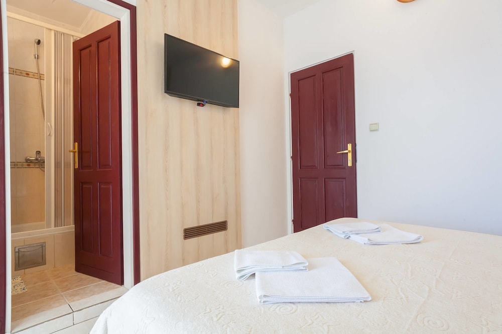 Villa Mitrovic 26/50