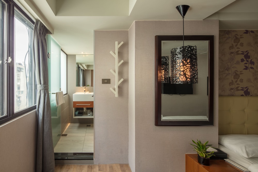 Urtrip Hotel 34/43