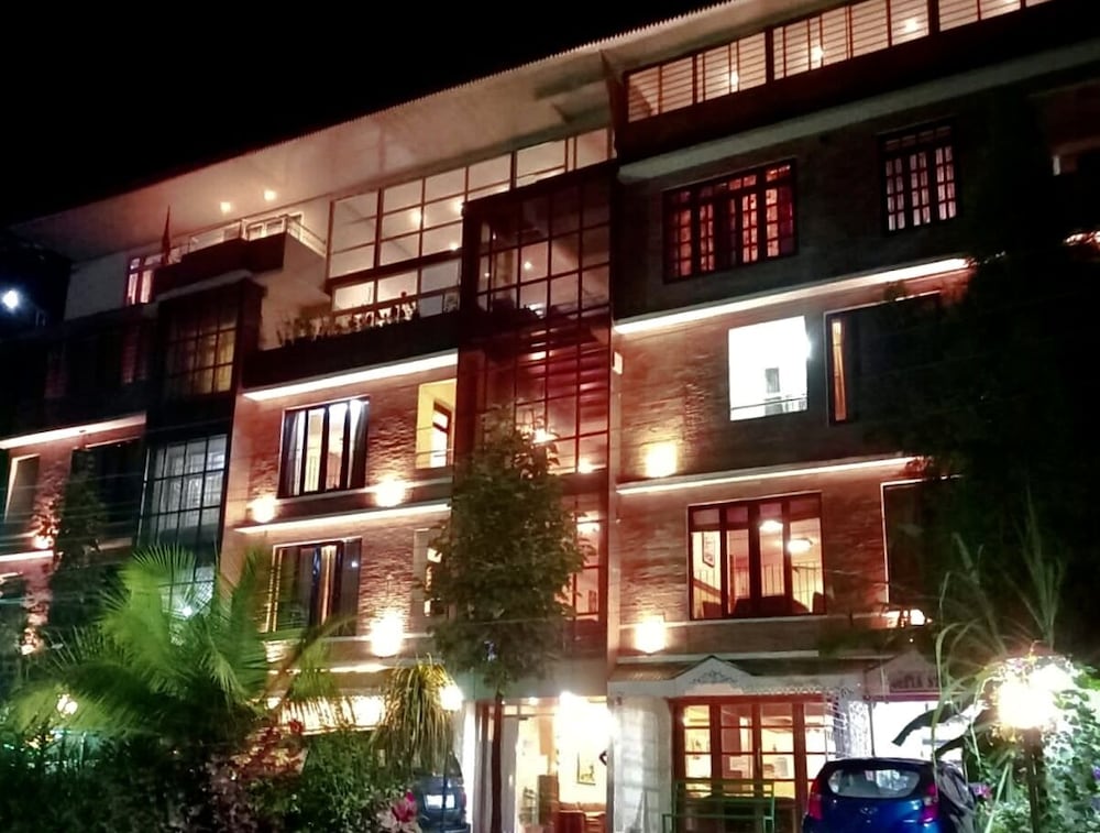 Maya Inn 2/70