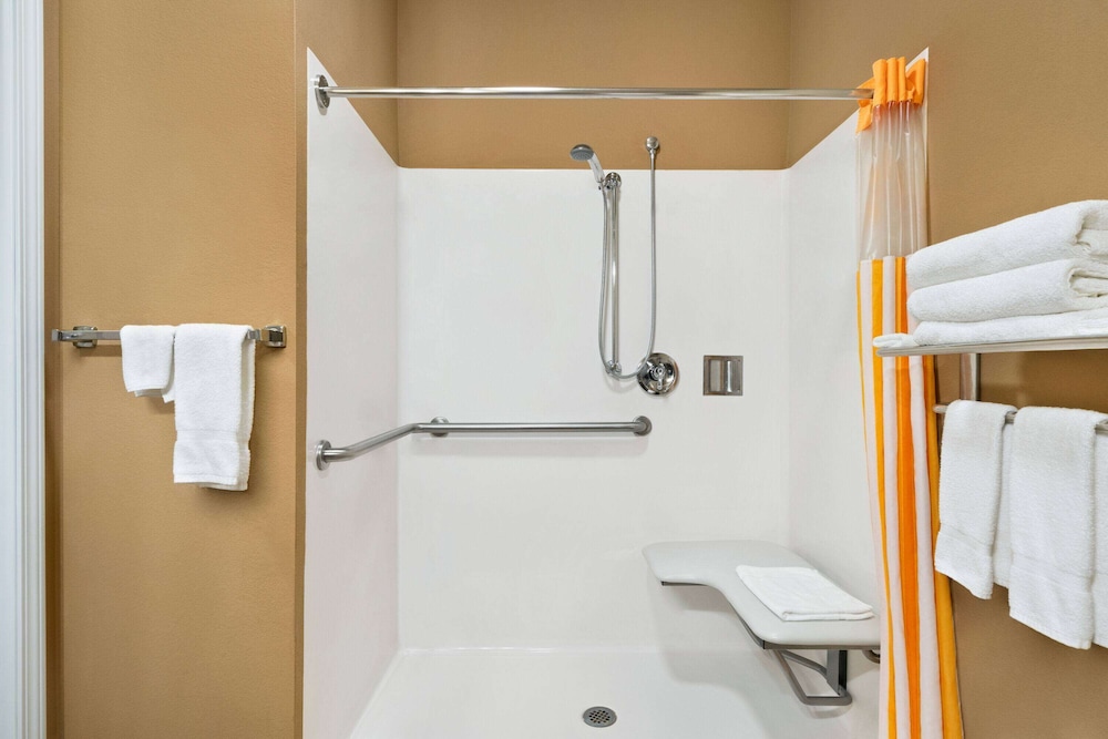 La Quinta Inn & Suites by Wyndham Trinidad 13/61