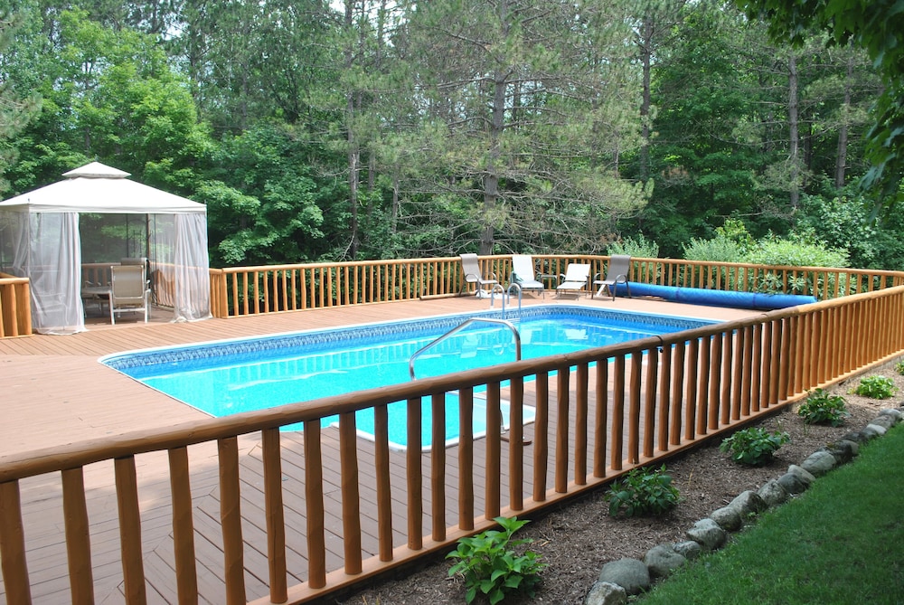 Horton Creek Inn Bed and Breakfast 63/66