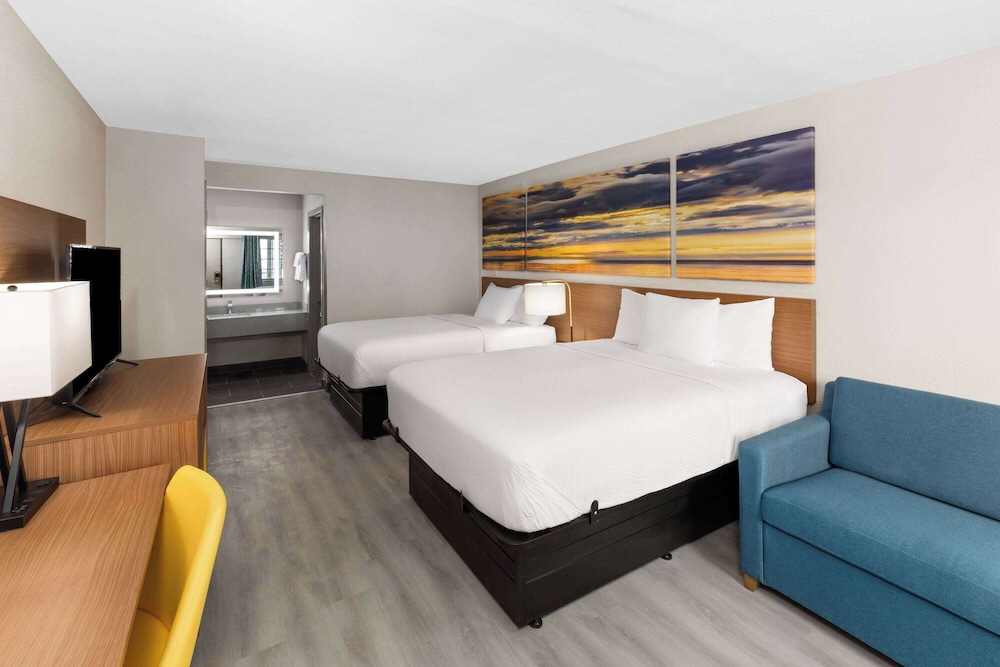 Days Inn & Suites By Wyndham Vicksburg 10/33