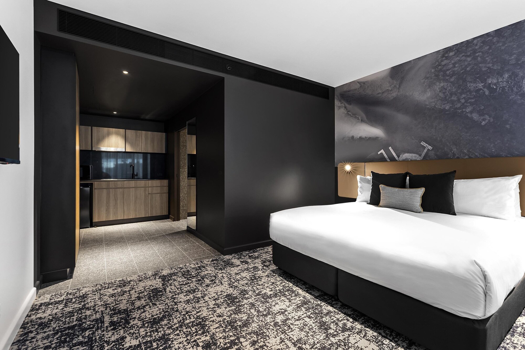 Premier, Studio, King Bed