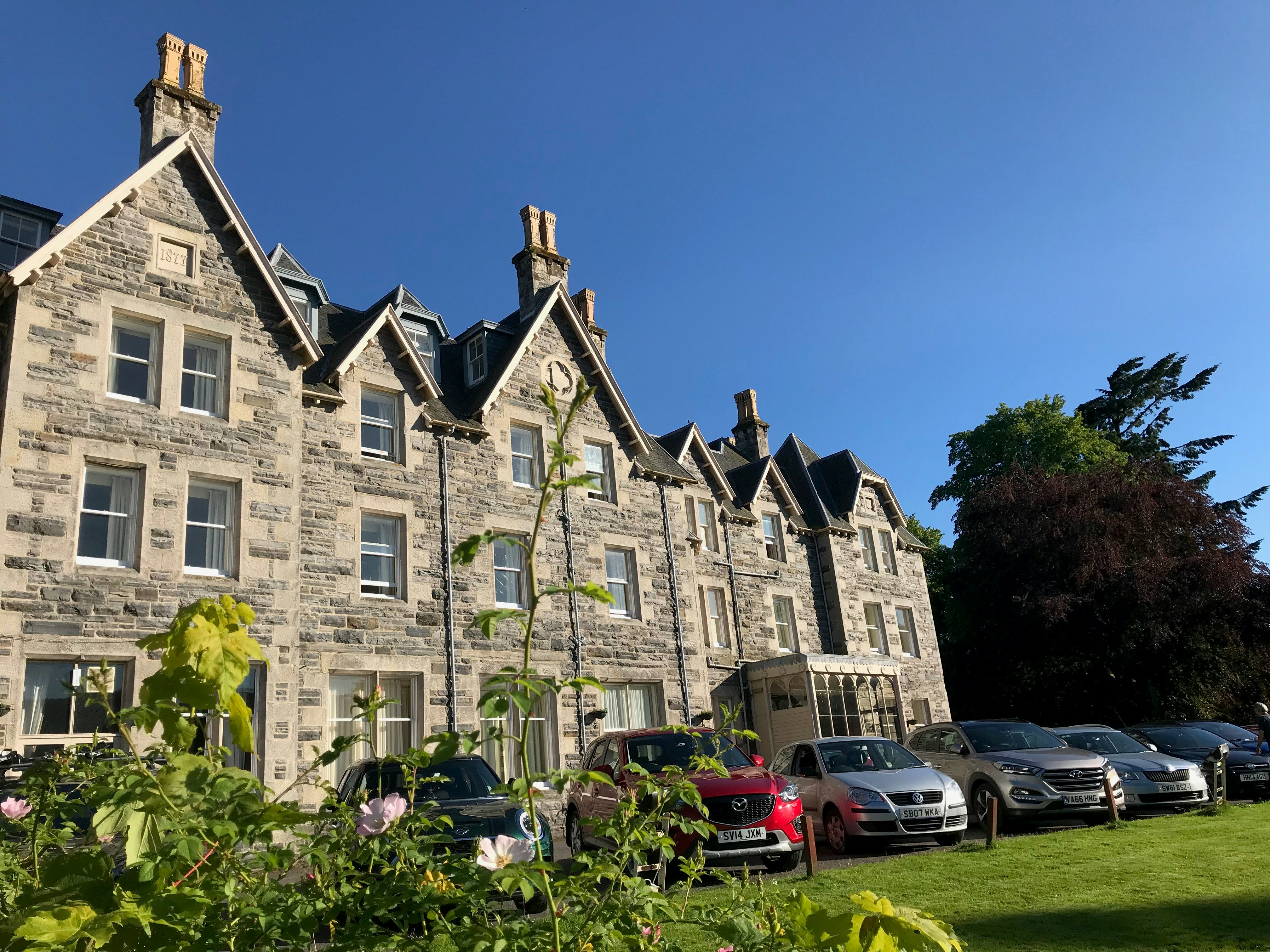 BEN WYVIS HOTEL 53/58