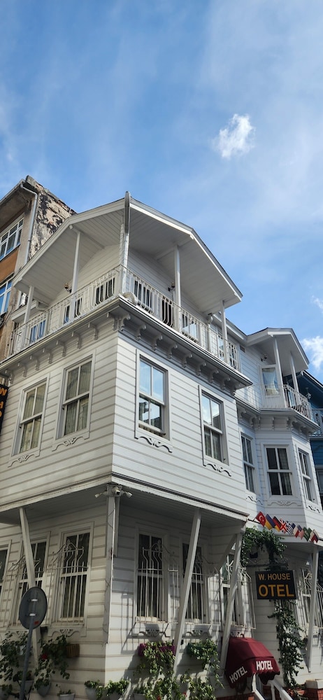 W. House Kadikoy 6/60