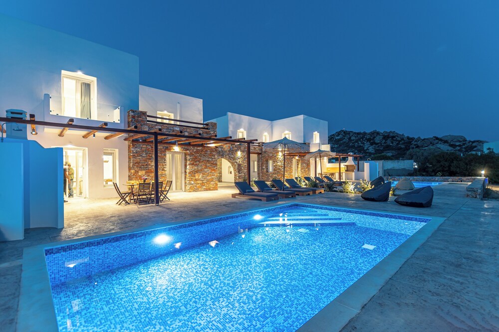 Villa Margarita 3 Bedroom Villa with Private Pool and Sea View 4/53