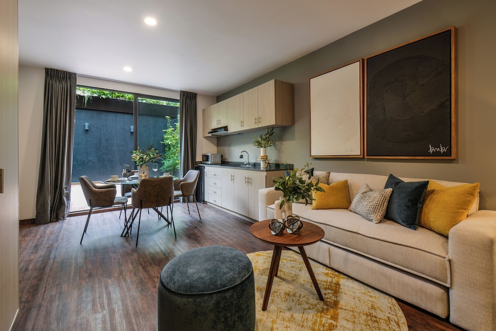 The Sterling Condesa 36/50